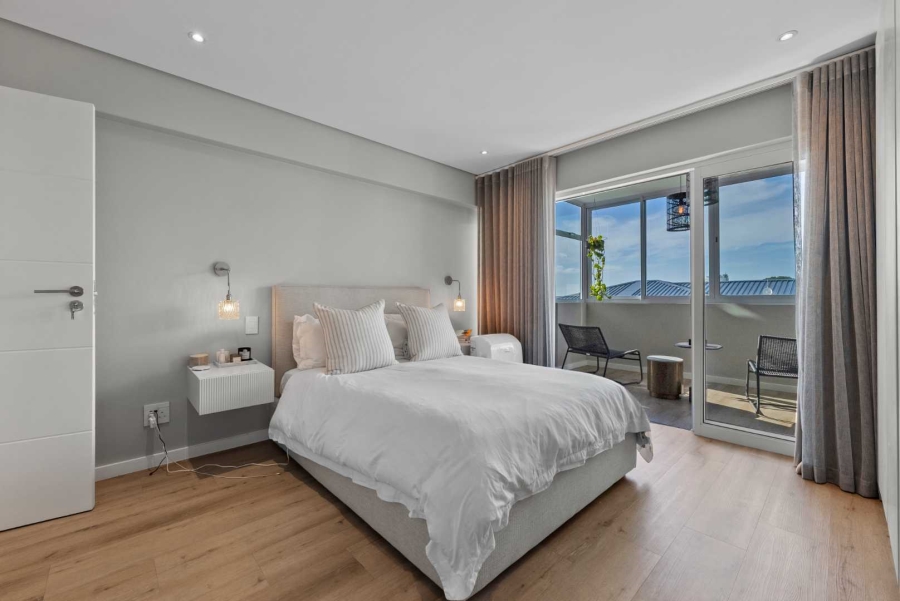 3 Bedroom Property for Sale in Sea Point Western Cape